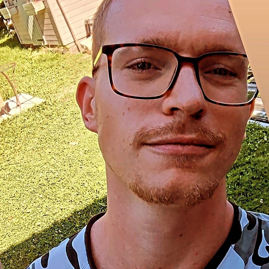 Profil de Demis